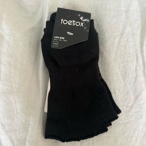 Toesox low rise socks